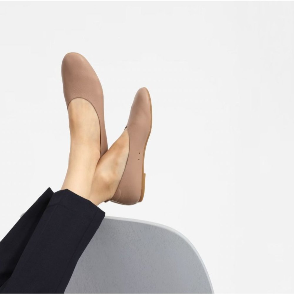 Everlane The Italian Leather Day Glove in Tan Womens Shoes Loafer Flats - Picture 3 of 14